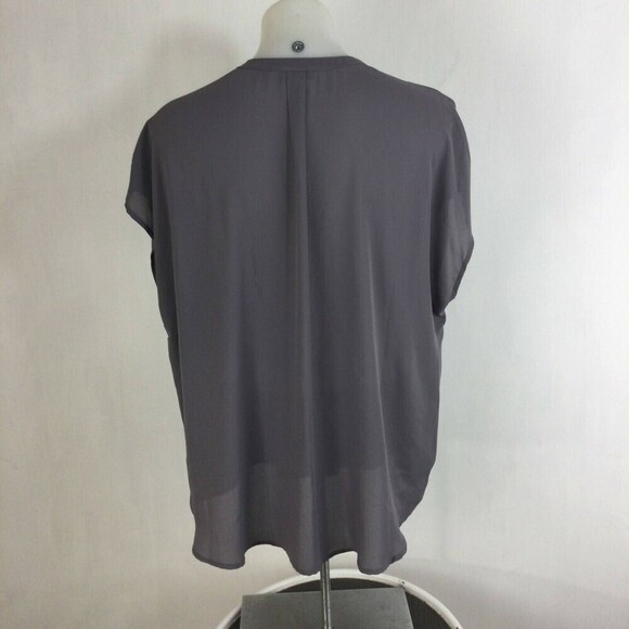 Torrid Gail Short Sleeve V-Neck Gray Blouse Top Womens Size Large - Picture 8 of 9